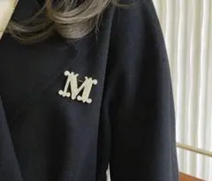M ロゴ イニシャル ブローチ ノーブランド マックスマーラ がお好きな方に