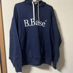 B.Base ロゴ入り パーカー