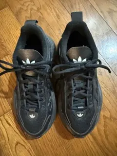 adidas スニーカー ブラック