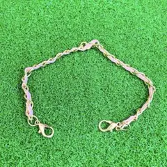 ゴールドチェーン×ピンクレザー編み込みハンドストラップ