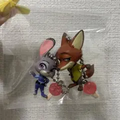 Disney ズートピア　ニック　ジュディー　ガチャガチャ　キーホルダー
