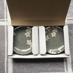 桜模様の灰色陶器皿セット