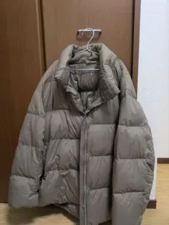 UNIQLO ダウンジャケット ベージュ XLのサムネイル