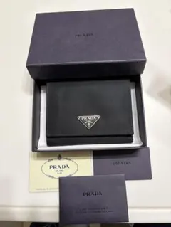 極美品 PRADA ブラック 三つ折り財布 ナイロン×レザー 三角プレート
