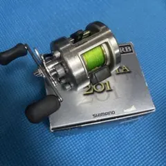 SHIMANO 05CALCUTTA 201 ベイトリール 本体 2026年最新】カルカッタ 05の人気アイテム - メルカリ