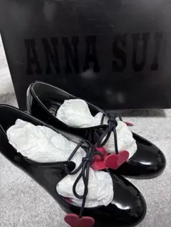 【美品】ANNA SUI アナスイ エナメル　パンプス ハートチャーム付のサムネイル