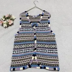 【ビームスハート】　ノルディック柄 ニットベスト ウール混 くるみボタン 秋冬