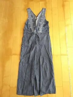 ※訳あり　アーバンリサーチサニーレーベル　クロス刺繍デニムサロペット