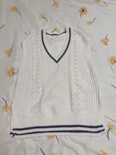 ホワイト Vネック ニットベスト M
