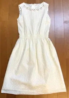 ルーデルー　Rew de Rew 白　ノースリーブ　ワンピース　花柄刺繍