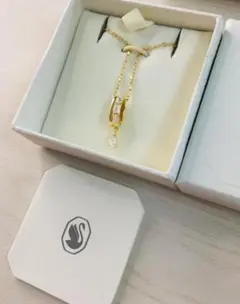 スワロフスキー Swarovski Dexteraペンダント