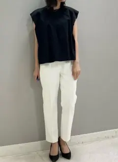 ★新品タグ付き★　CAST：　ボディシェルスティックパンツ　白