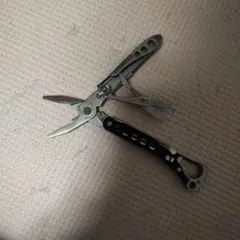 Item thumbnail for item 19ab6518-06c1-4eb9-b5ca-27fff97ff867