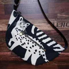 ハーフムーンバッグ/縫い付けショルダー付/エチノ/KOKKA/echino/猫