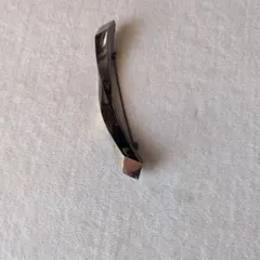 シルバー 曲線デザイン ブローチ