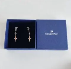 極美品】SWAROVSKI symbolic 月と星 ピアス - メルカリ