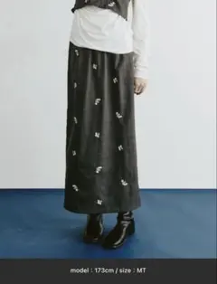 新品未使用！ Aunt Marie's ☆ フラワー刺繍ナロースカート　タグ付きのサムネイル