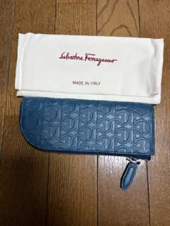 Salvatore Ferragamo フラグメントケース ブルー