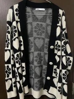 ZARA ハート フラワー柄 カーディガン モノトーンのサムネイル
