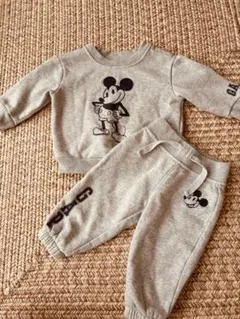 GAP ミッキースウェットセットアップ