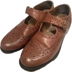 マリールイーズ ウィングチップレザーストラップシューズ ブラウン メリージェーン