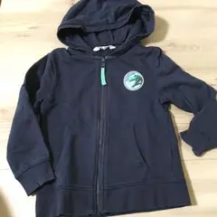 H&Mのバックプラントあり紺色恐竜パーカー