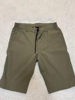 UNIQLO × Theory オリーブ ショートパンツ