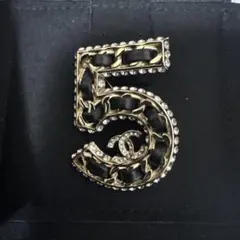 2025年最新】chanel no.5 ブローチの人気アイテム - メルカリ