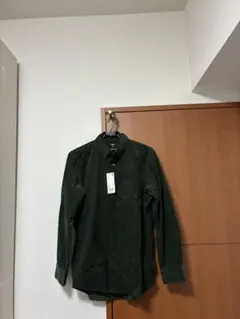 新品　未使用　ユニクロ ダークグリーン コーデュロイシャツ