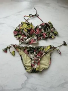 snidel フリル付き花柄　セパレート水着　ビキニのサムネイル