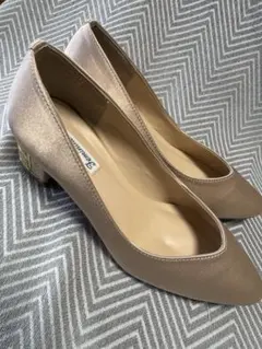 【新品】ベージュ ポインテッドトゥパンプス 中ヒール グリッター装飾