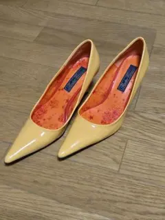 Rodeo Crowns エナメル パンプス イエローのサムネイル