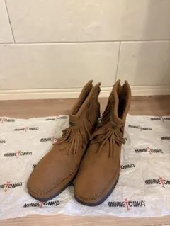 【Minnetonka×earth】バックジップブーツ （ブラウン）24㎝のサムネイル