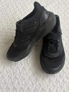 adidas ブラック スニーカー　18