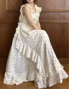 Lily brown ラッフルフレアフリルワンピース