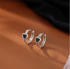 ミニピアス ハート ブラック シルバー シンプル アレルギー対応 キャッチレス