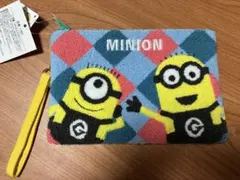 ミニオン サガラ刺繍デザインのポーチ
