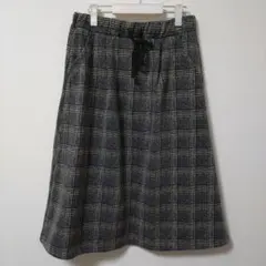 【美品】黒系チェック柄プリント　膝下　フレアスカート　裏起毛　ウエストゴム