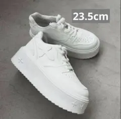 【新品】‼️人気インスタグラマー着用‼️ 厚底スニーカーホワイトクロム　zara