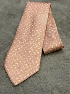 ザルバドーレフェラガモ　ネクタイ　ピンク