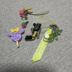 ディズニー　ストラップ&ピンズ