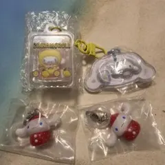 シナモロール サンリオ　パッケージチャーム　シークレットキーホルダー　めじるし