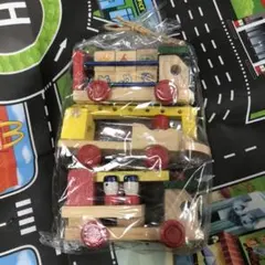 木のおもちゃ　車のサムネイル