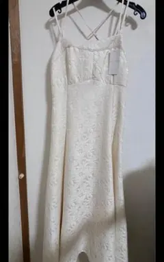 アイボリー 花柄刺繍 キャミワンピース