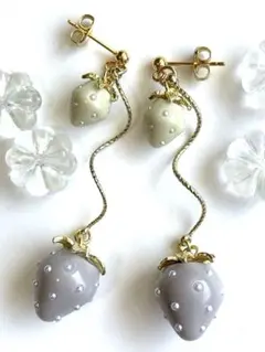 ゆらゆら苺のロングピアスイヤリング　341