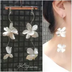 No.75 マットシルバー ゆらゆらお花舞うピアス イヤリング