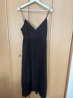 UNIQLO :Cプリーツキャミワンピース Mサイズ