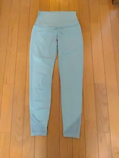 限定値下げ新品Alo HighWaist AirliftLeggingユミコアL - メルカリ