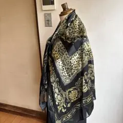 レオパード柄 大判スカーフ　　100㌢×100㌢