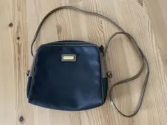 ！8月10日まで出品！Pierre Balmain サコッシュ 黒のサムネイル